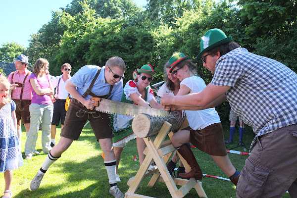 KHDirndl's und KHDicke Wurste